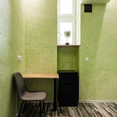Apartment Hungarian Rebelian With Ac