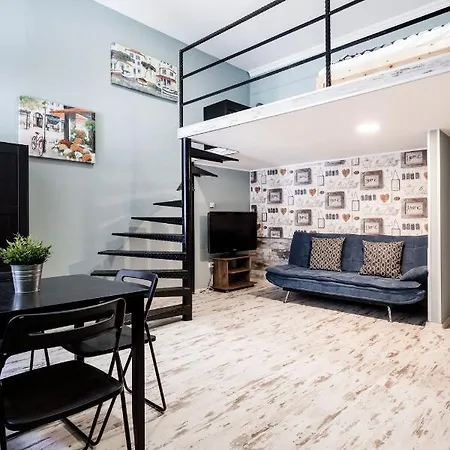 Apartment Hungarian Rebelian With Ac