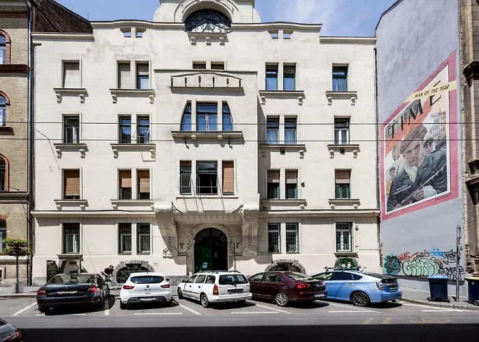 Hungarian Rebelian With Ac Apartament
