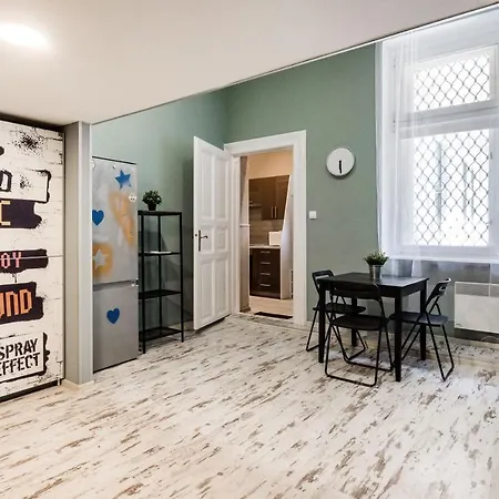 Hungarian Rebelian With Ac Apartment Budapest